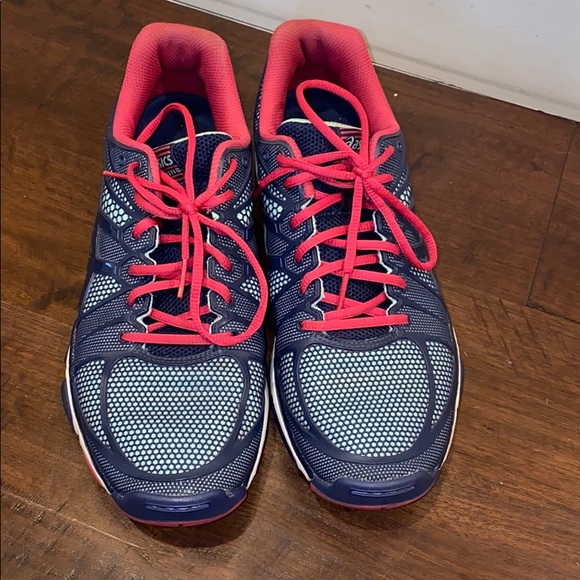 ASICS - Picture 2 of 5